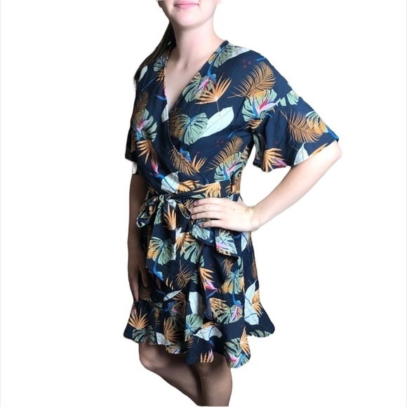 entro Dresses & Skirts - Entro, tropical pattern dress, EUC